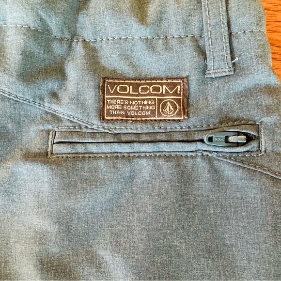 Volcom Surf and Turf Hybrid Shorts - (5) - Picture 3 of 4